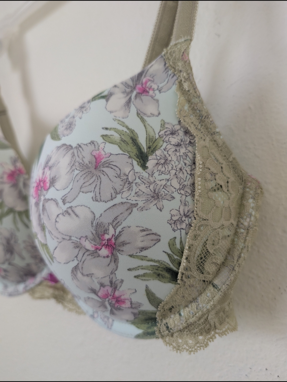Victoria's Secret Dream Angels Push-Up Bra 34D, Green Pink Floral - Picture 2 of 6